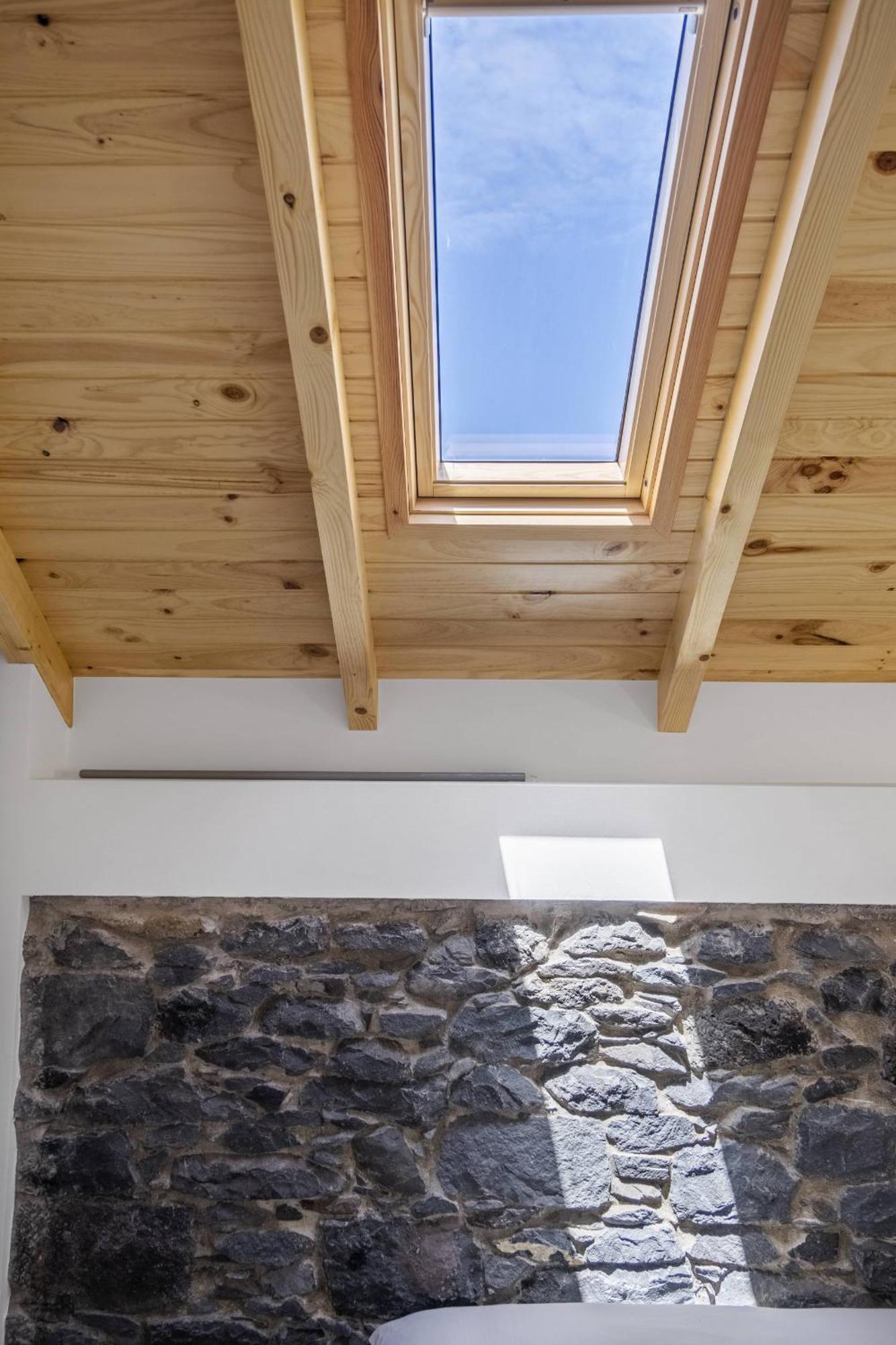 Mountain Retreat By Madeira Sun Travel Villa Porto Moniz Exterior foto